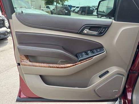 Used 2019 Chevrolet Tahoe Premier AWD/4WD image 10