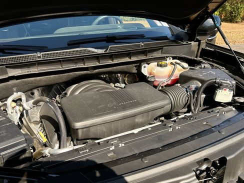 Certified 2023 Cadillac Escalade Premium Luxury w/ LPO, Radiant Package image 32