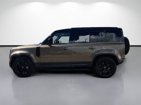 Used 2025 Land Rover Defender 110 S AWD/4WD image 2