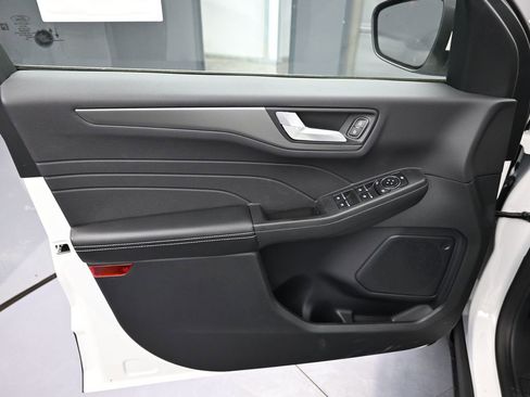 New 2025 Ford Escape SE image 15