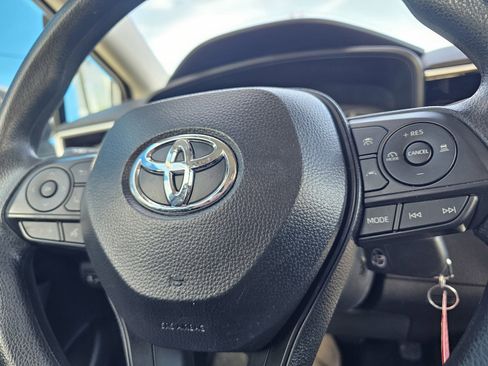 Used 2025 Toyota Corolla LE image 16