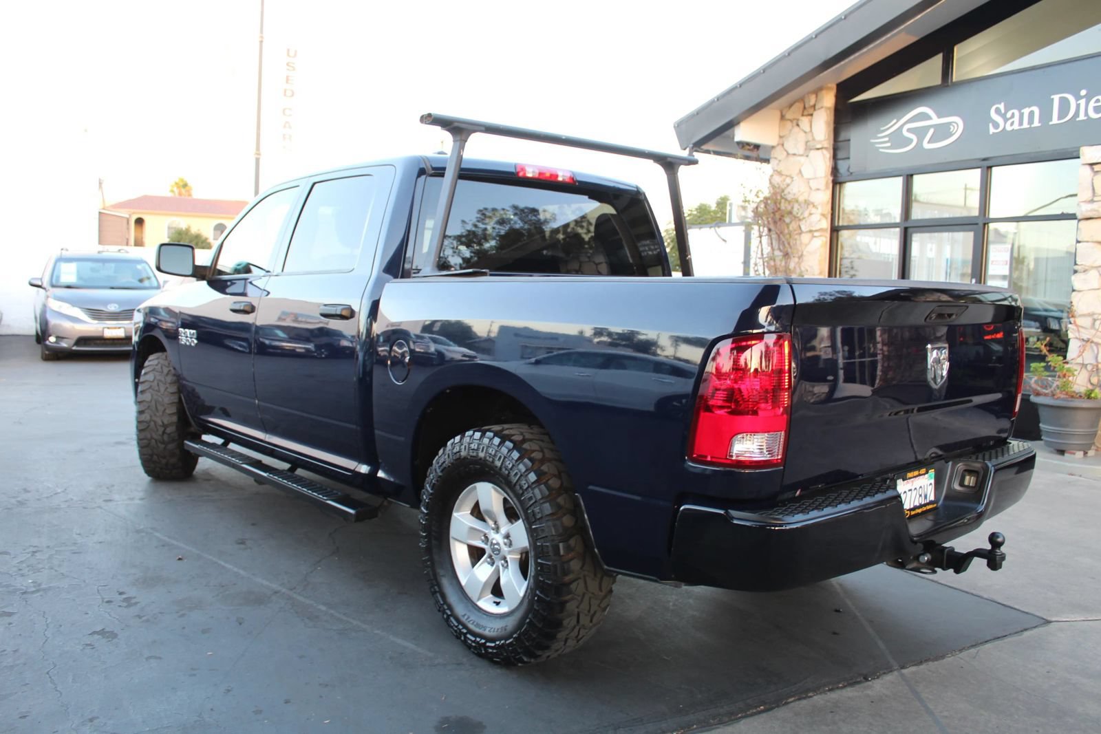 Used 2018 RAM 1500 Express RWD image 3