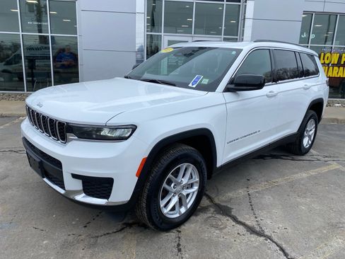 Used 2025 Jeep Grand Cherokee L Laredo w/ Trailer Tow Package AWD/4WD image 4