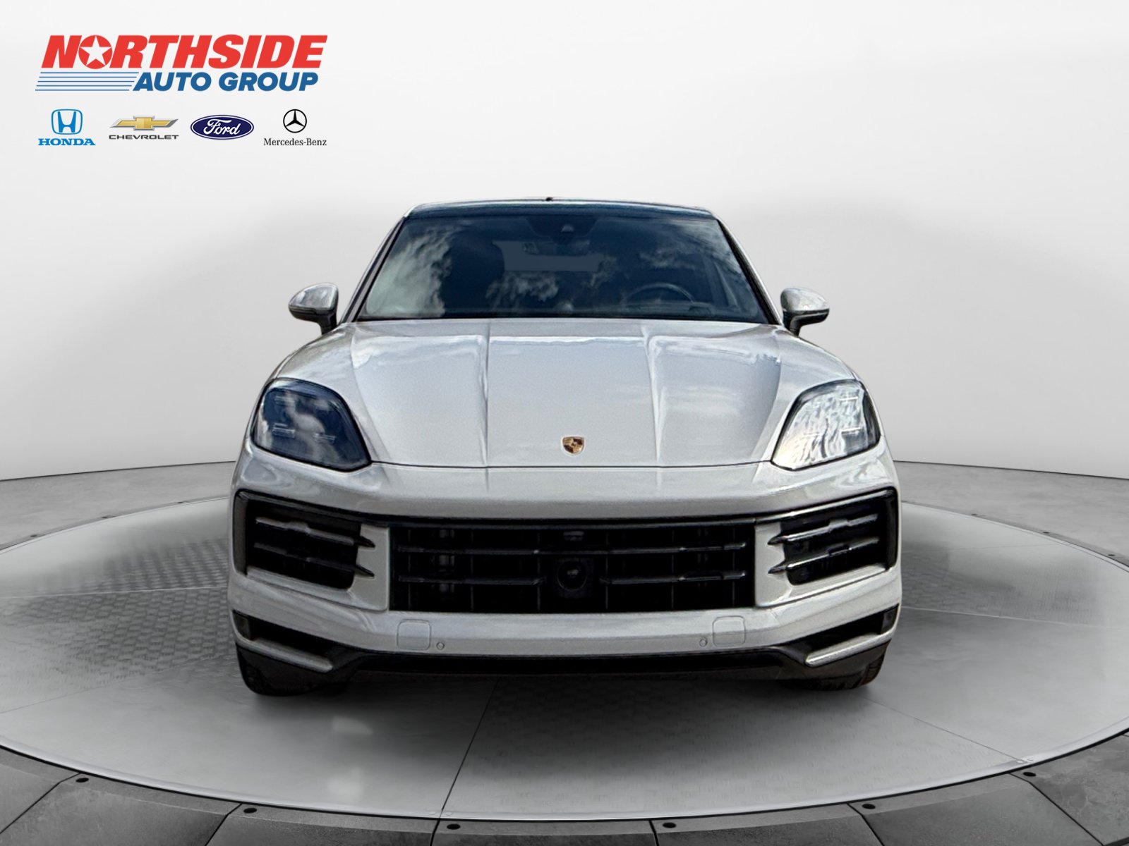 Used 2024 Porsche Cayenne Coupe AWD/4WD image 2