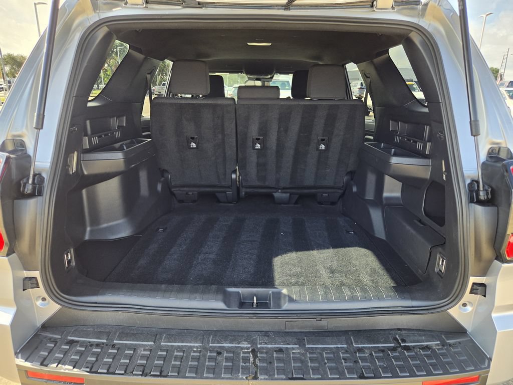 Used 2025 Toyota 4Runner SR5 AWD/4WD image 28