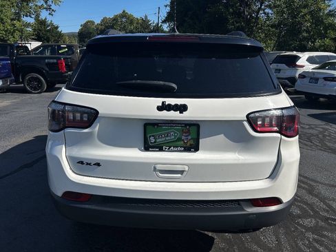 Used 2021 Jeep Compass Latitude w/ Sun and Sound Group AWD/4WD image 8