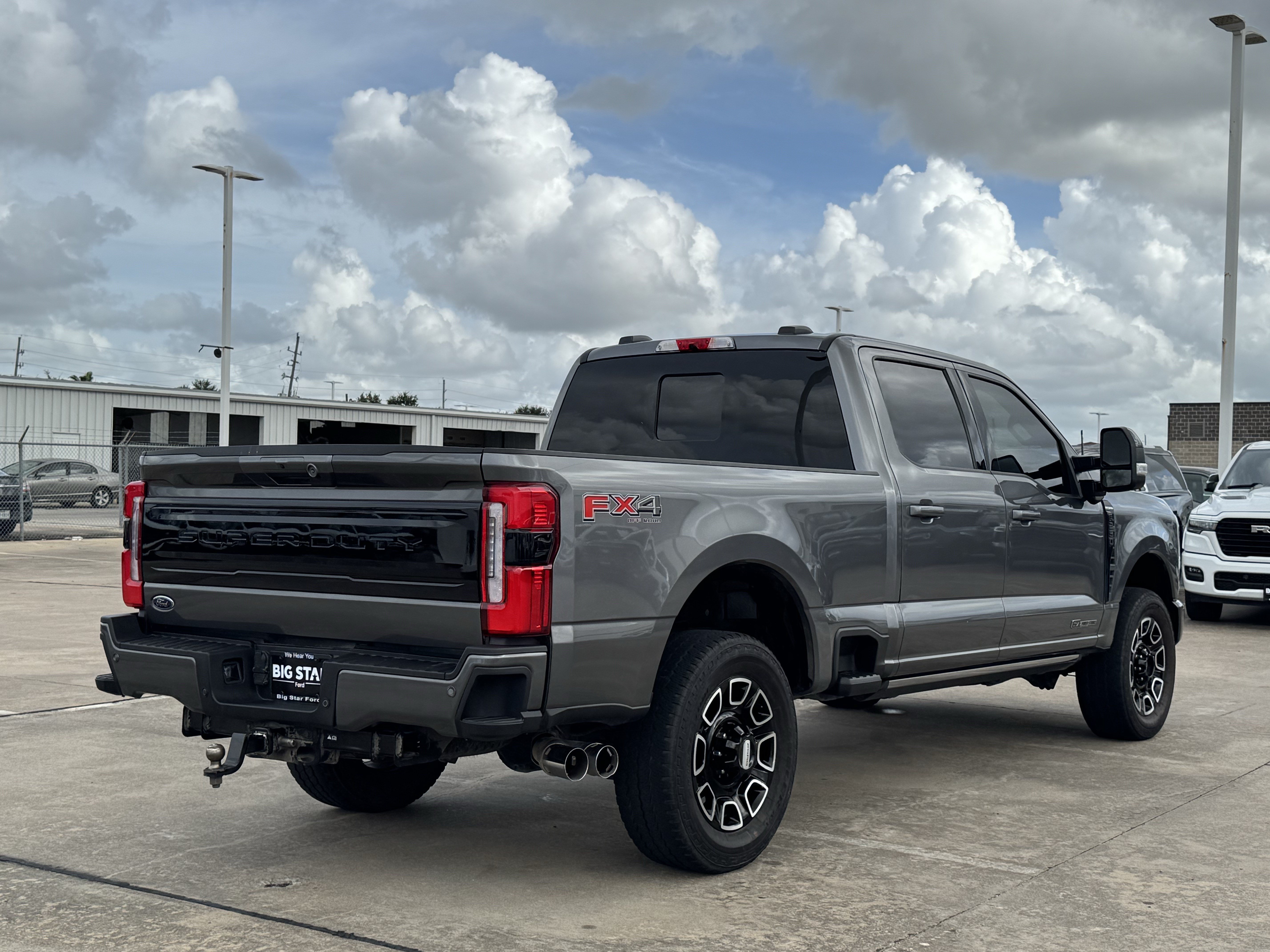 Used 2025 Ford F250 Platinum w/ FX4 Off-Road Package AWD/4WD image 7