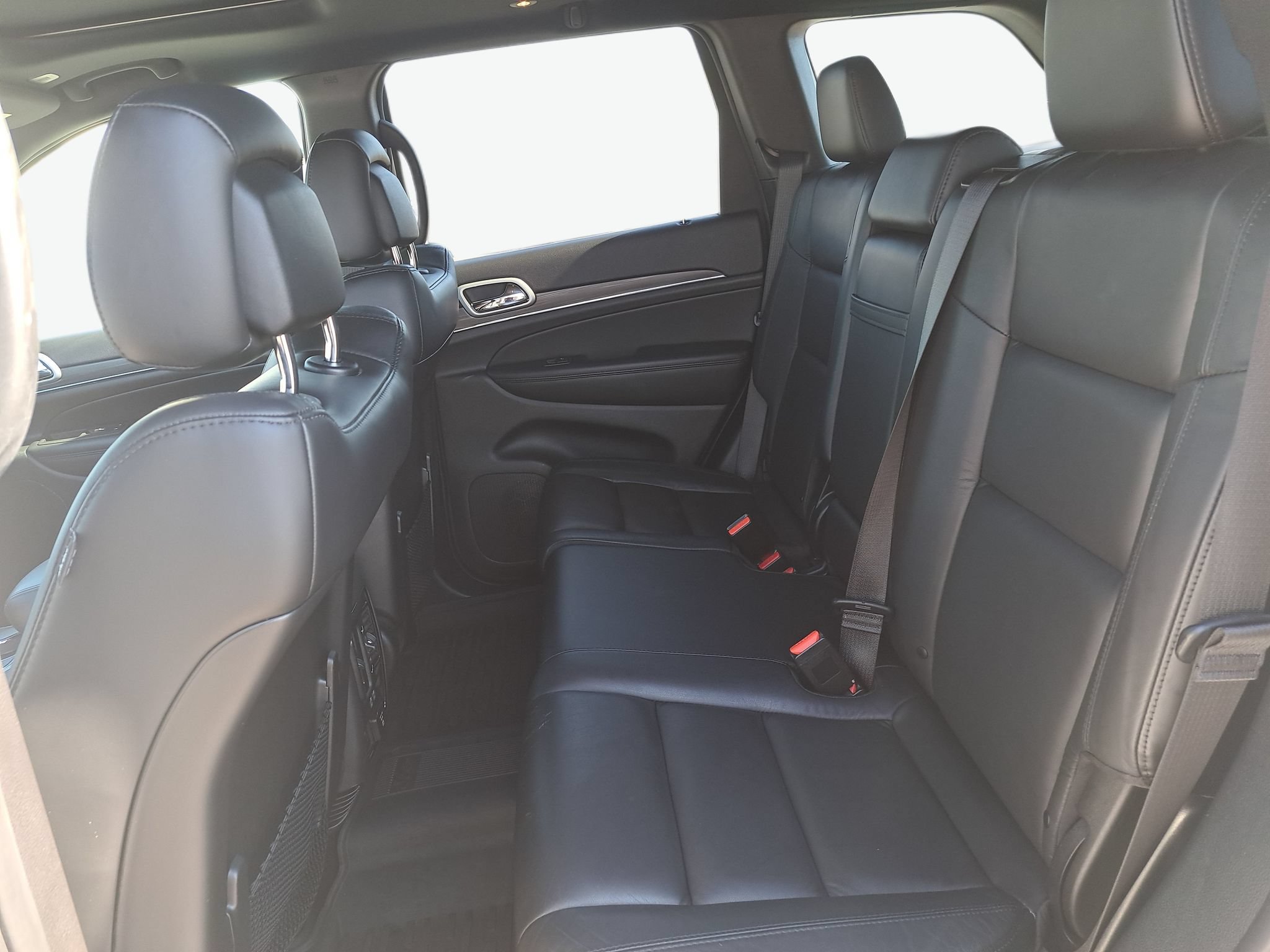 Used 2020 Jeep Grand Cherokee Limited w/ Premium Lighting Group AWD/4WD image 15