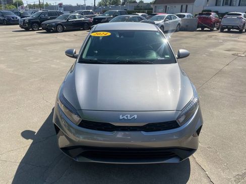Used 2024 Kia Forte LXS FWD image 3
