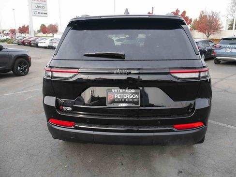 New 2025 Jeep Grand Cherokee Altitude image 20