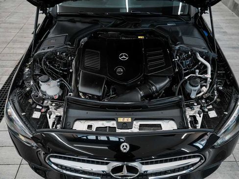 Used 2025 Mercedes-Benz C 300 4MATIC Sedan image 37