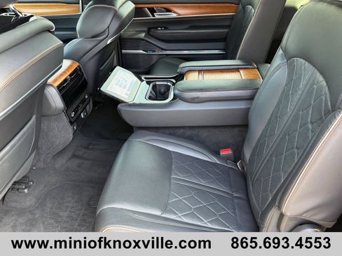 Used 2024 Jeep Grand Wagoneer L Series III AWD/4WD image 17