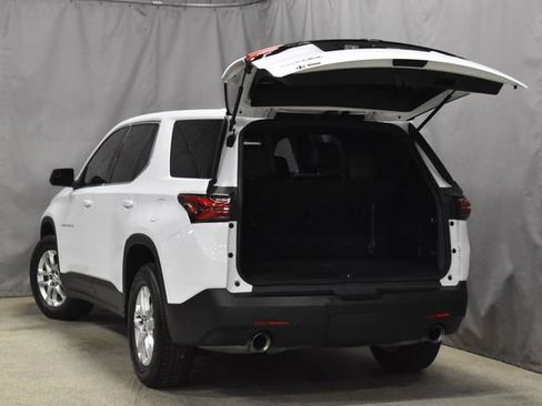 Used 2022 Chevrolet Traverse LS image 32