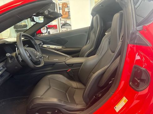 Used 2025 Chevrolet Corvette Stingray Coupe w/ 1LT RWD image 10