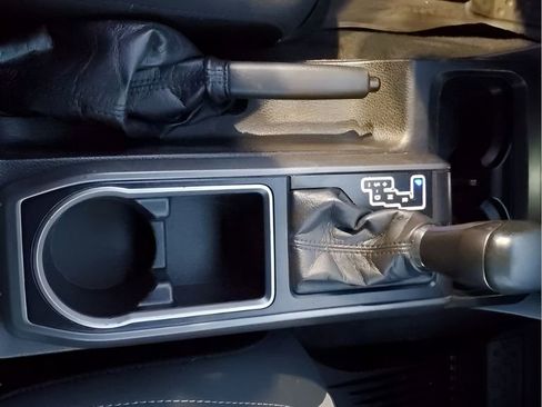 Used 2021 Toyota Tacoma TRD Sport w/ Technology Package image 40