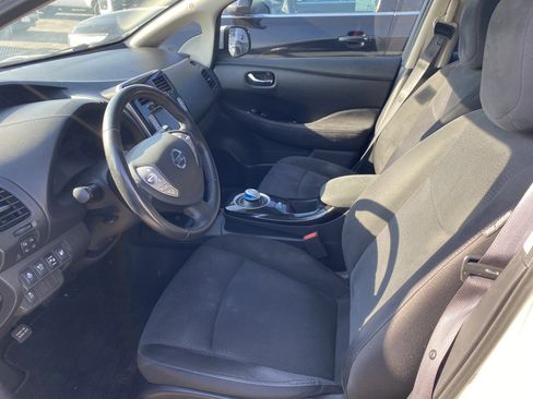 Used 2015 Nissan Leaf SV image 12