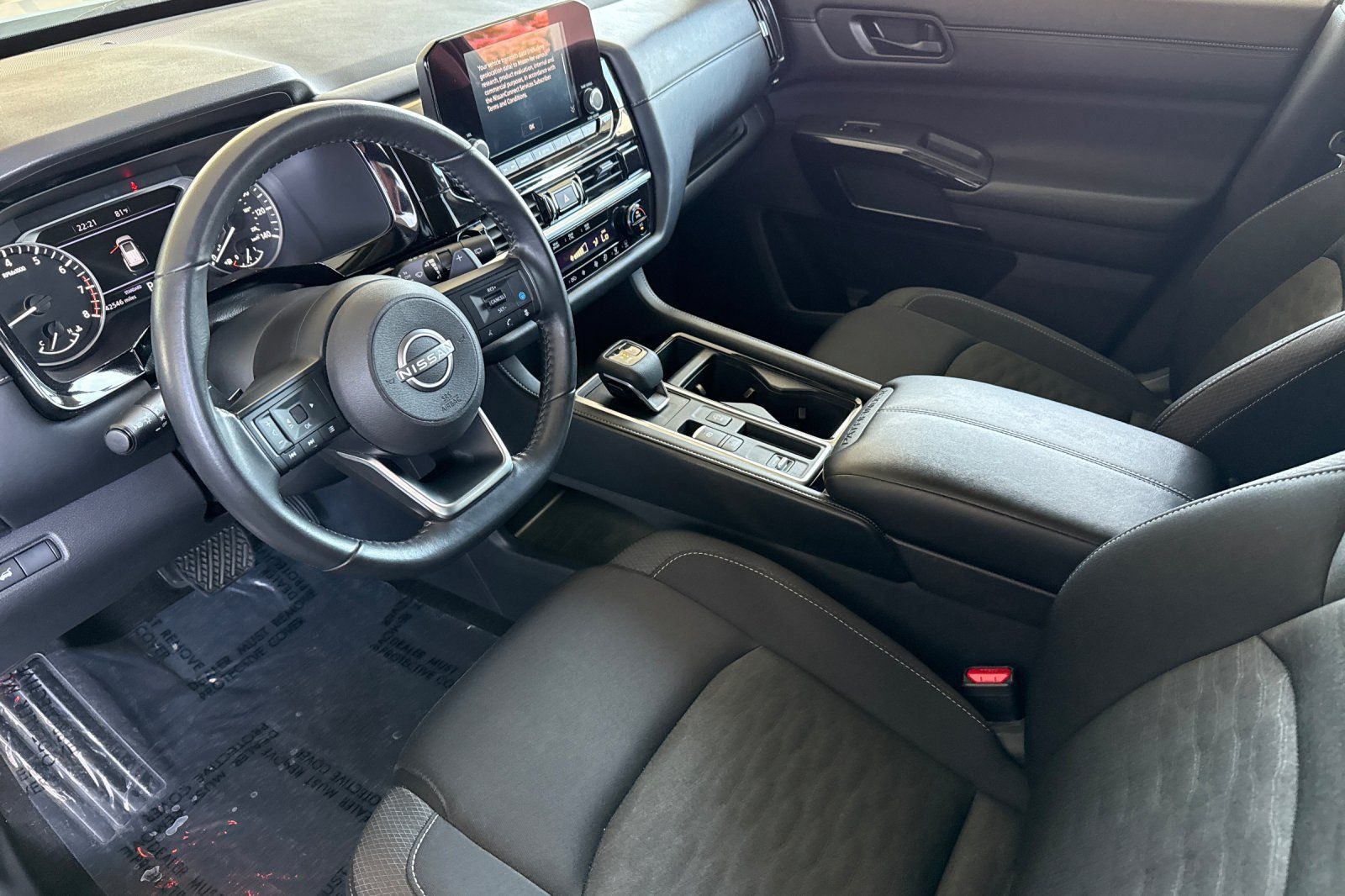 Certified 2025 Nissan Pathfinder SV FWD image 12