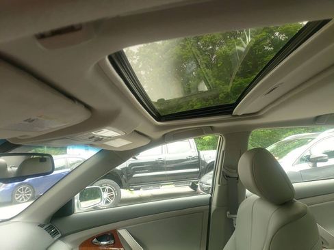 Used 2009 Toyota Camry XLE FWD image 13
