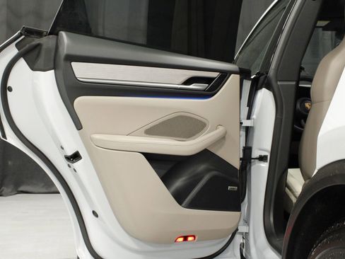 Certified 2025 Porsche Macan Electric RWD image 26