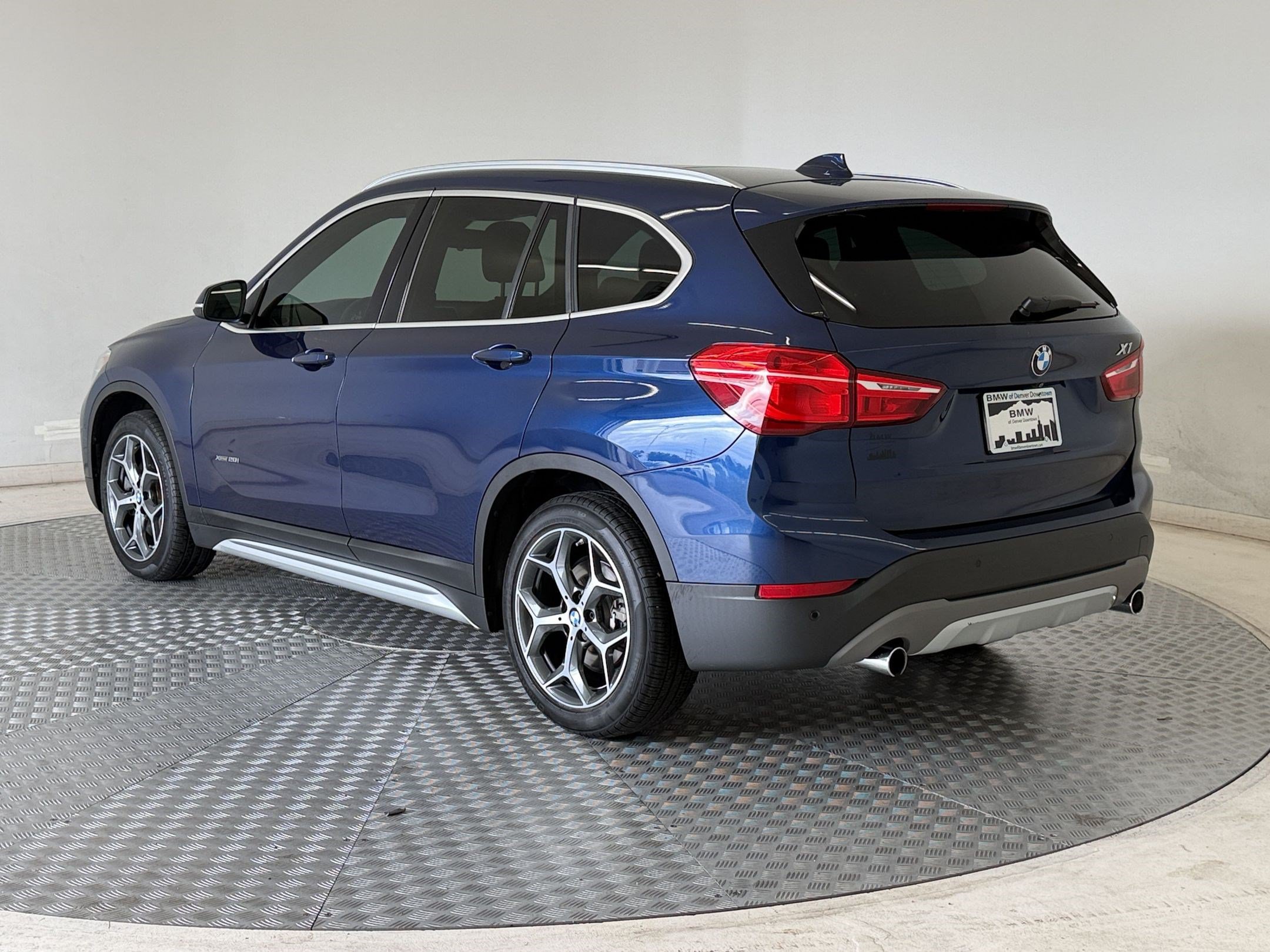 Used 2017 BMW X1 xDrive28i AWD/4WD image 3