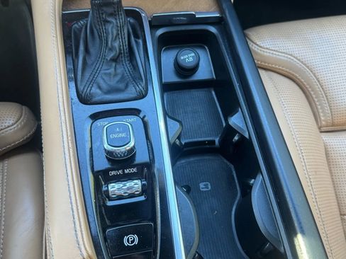 Used 2016 Volvo XC90 T6 image 14