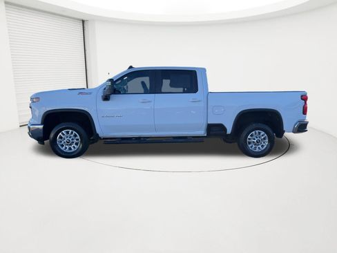 Certified 2024 Chevrolet Silverado 2500 LT w/ Convenience Package image 2