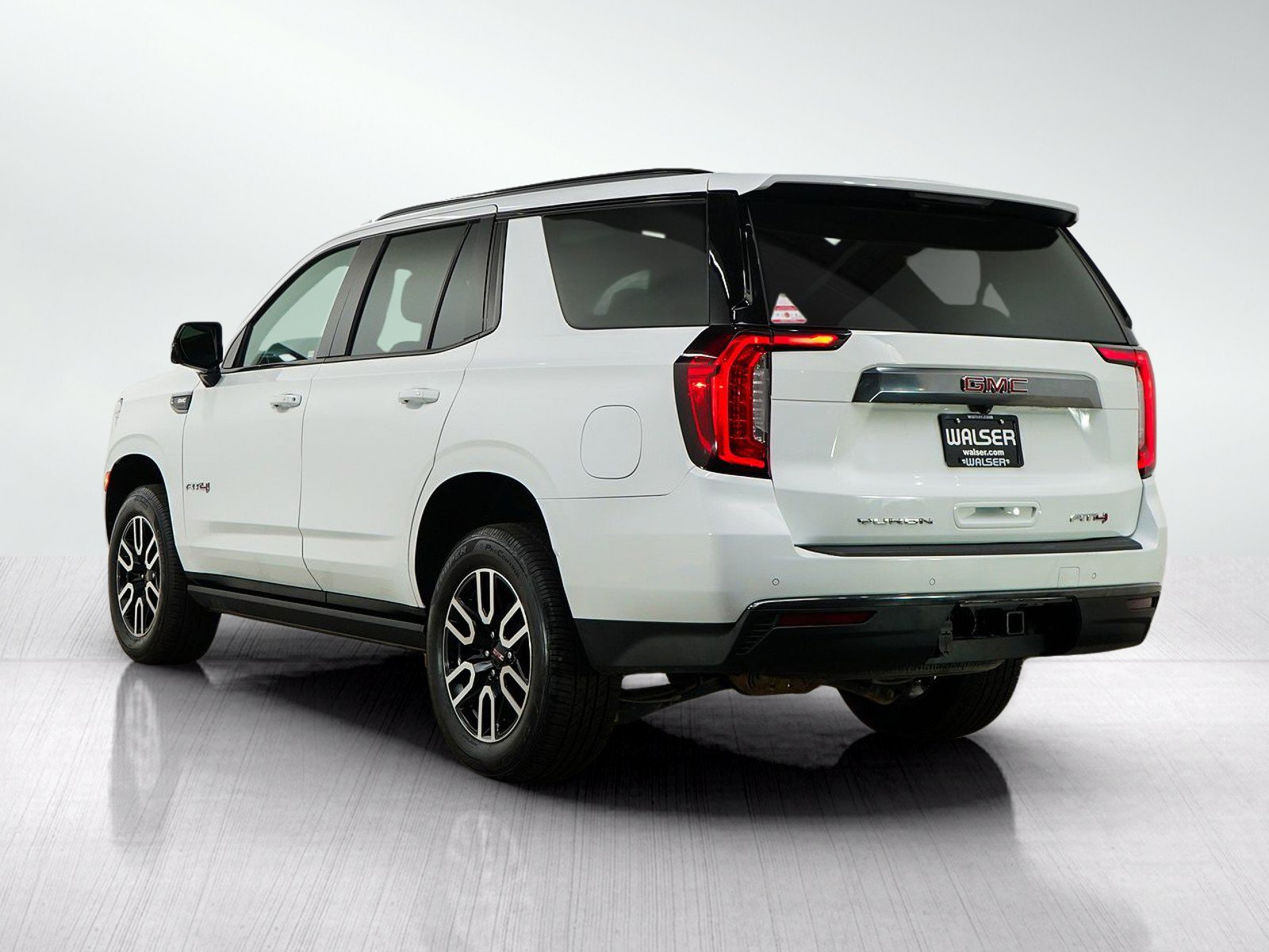 Used 2021 GMC Yukon AT4 w/ AT4 Premium Plus Package AWD/4WD image 3