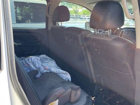 Used 2018 Nissan Titan S w/ S Utility Package image 4