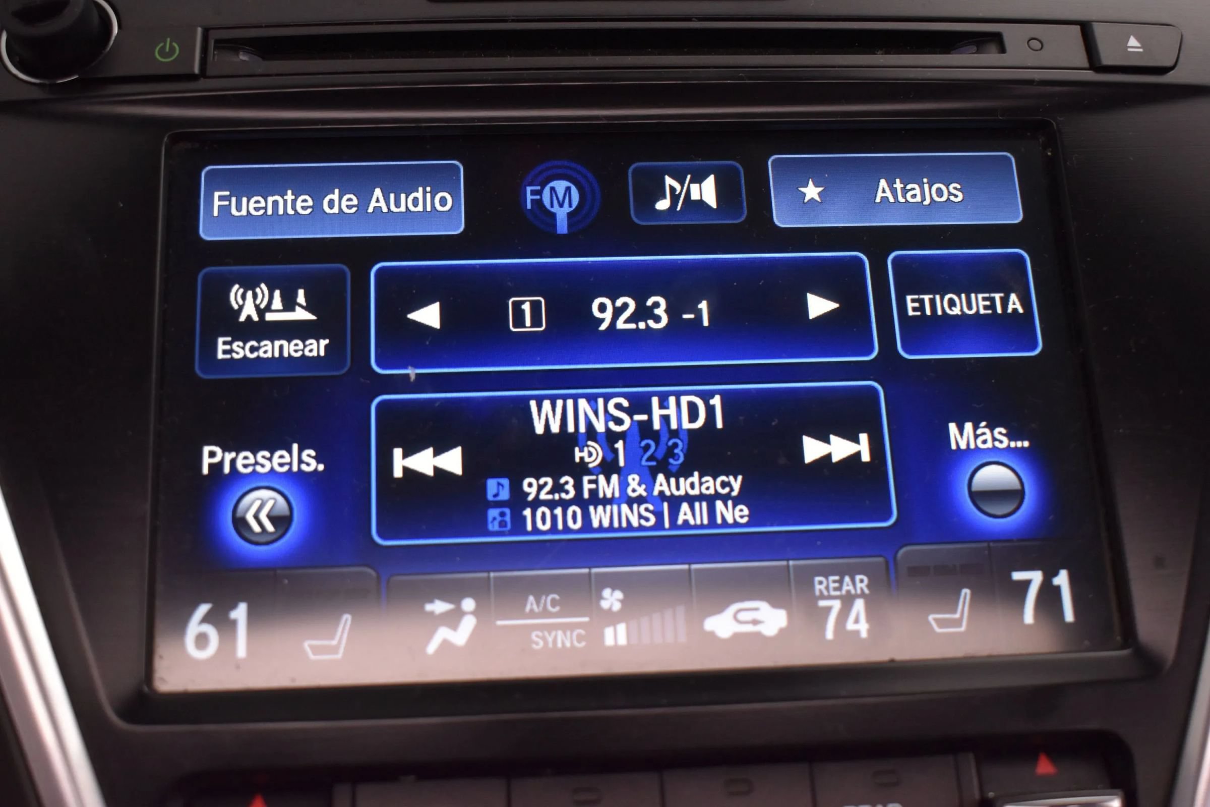 Used 2016 Acura MDX w/ Technology Package FWD image 32