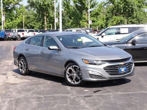 Used 2024 Chevrolet Malibu LT FWD image 2
