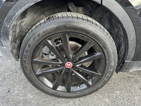 Used 2022 Jaguar E-PACE SE image 12