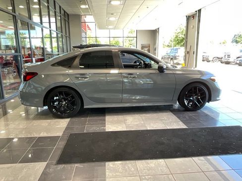 Used 2025 Honda Civic Sport image 6