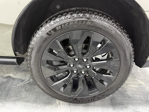Used 2025 Ford Expedition Platinum w/ Stealth Appearance Package AWD/4WD image 30