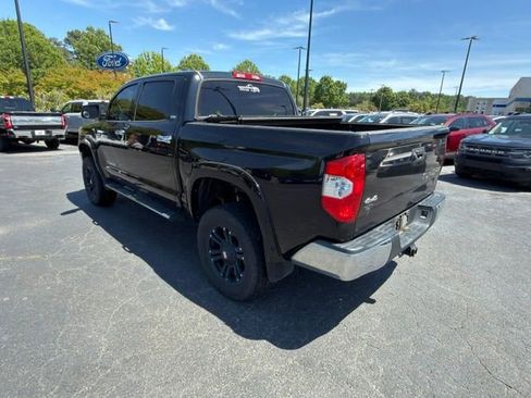 Used 2018 Toyota Tundra SR5 w/ SR5 Upgrade Package AWD/4WD image 11