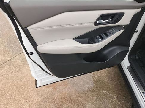 Certified 2023 Nissan Rogue SL w/ SL Premium Package image 30