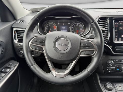 Used 2019 Jeep Cherokee Limited AWD/4WD image 18