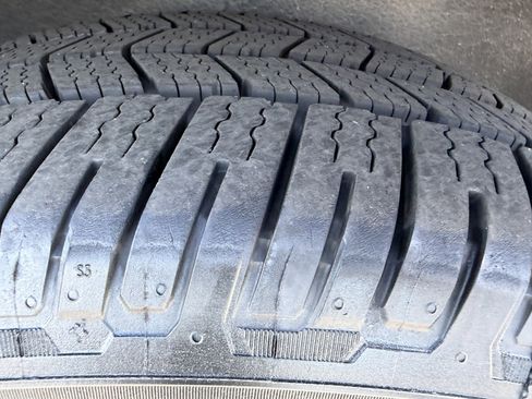 Certified 2022 Cadillac Escalade Premium Luxury Platinum image 36