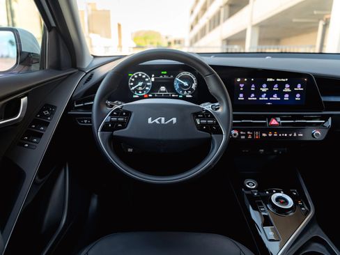 Used 2023 Kia Niro Wind FWD image 26