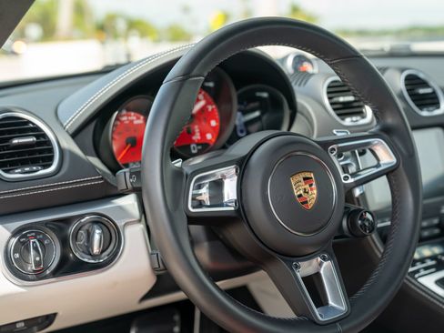 Used 2025 Porsche 718 Cayman GTS RWD image 19
