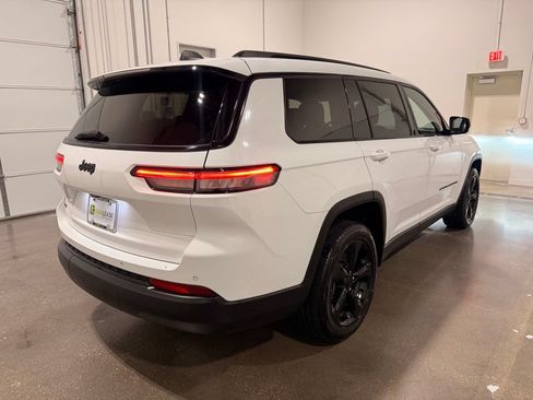 Used 2021 Jeep Grand Cherokee L Laredo RWD image 5