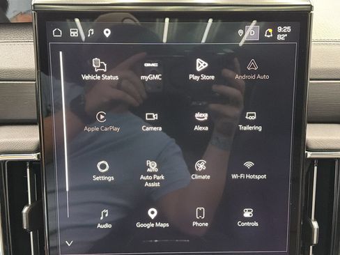 Used 2025 GMC Yukon XL Denali w/ Sun & Power Step Package AWD/4WD image 19