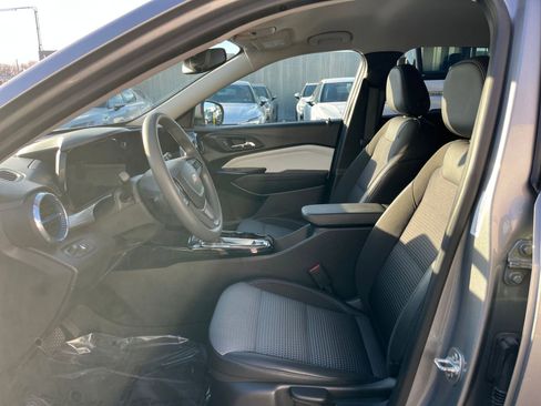 Used 2025 Chevrolet Trax LT image 26