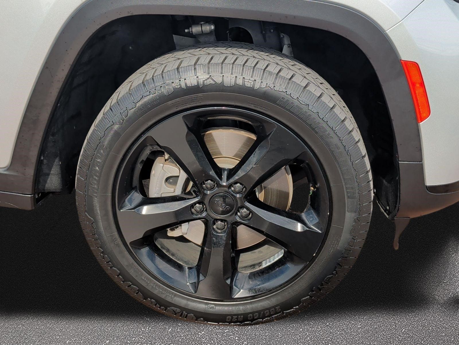 Used 2022 Jeep Grand Cherokee L Laredo RWD image 7