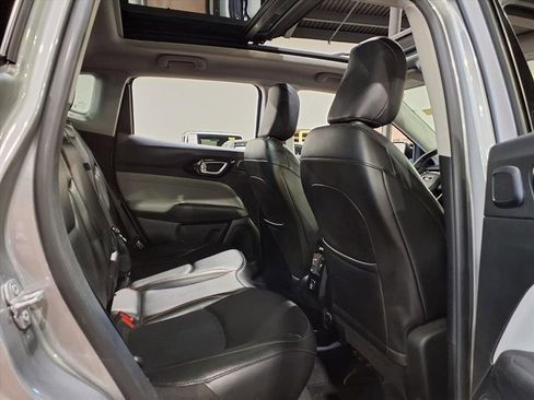 Used 2022 Jeep Compass Limited w/ Sun and Sound Group image 28