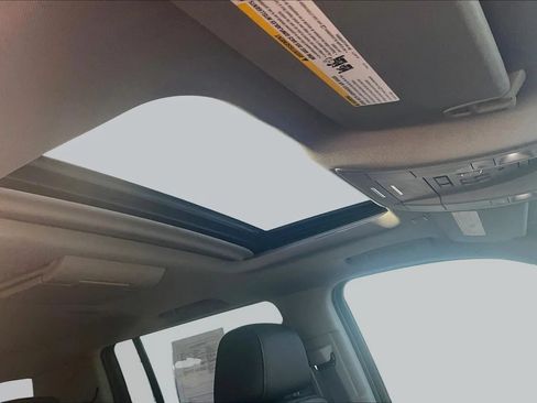 Used 2019 Chevrolet Suburban Premier AWD/4WD image 34