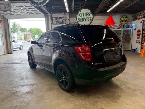 Used 2017 Chevrolet Equinox LT FWD image 3