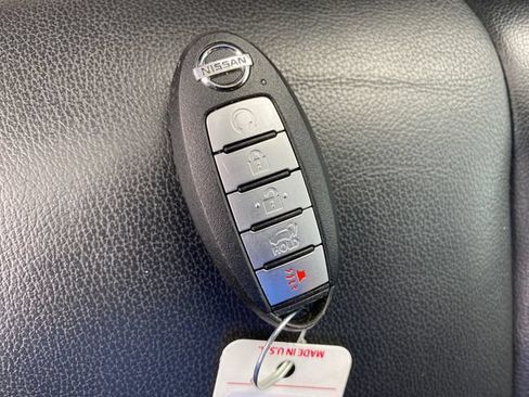 Used 2019 Nissan Pathfinder SL FWD image 25