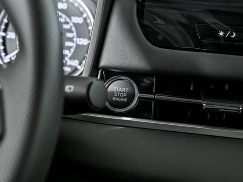 New 2025 Mitsubishi Outlander ES image 19