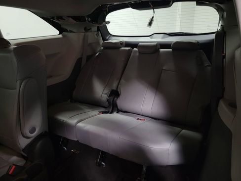 Used 2023 Toyota Sienna XLE image 24