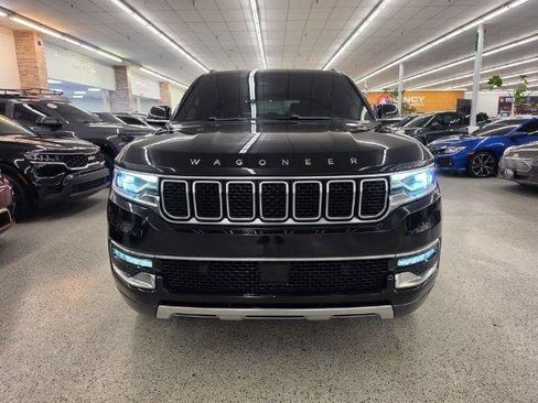 Used 2022 Jeep Wagoneer Series III w/ Premium Group I AWD/4WD image 3